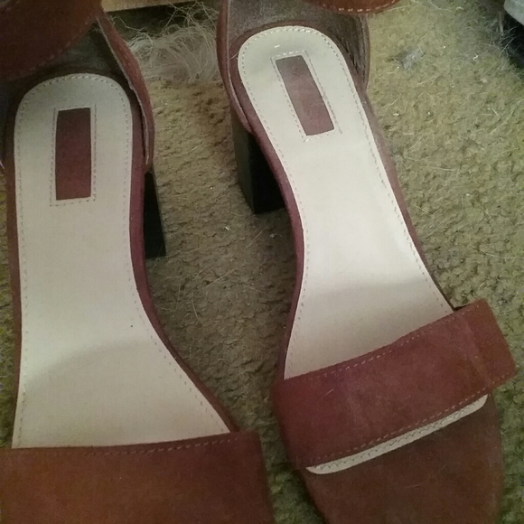 Open Toed Heels - Picture 4 of 4